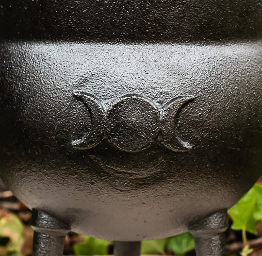 Cauldron 3.5" inch Triple Moon Cast Iron Cauldron with Lid